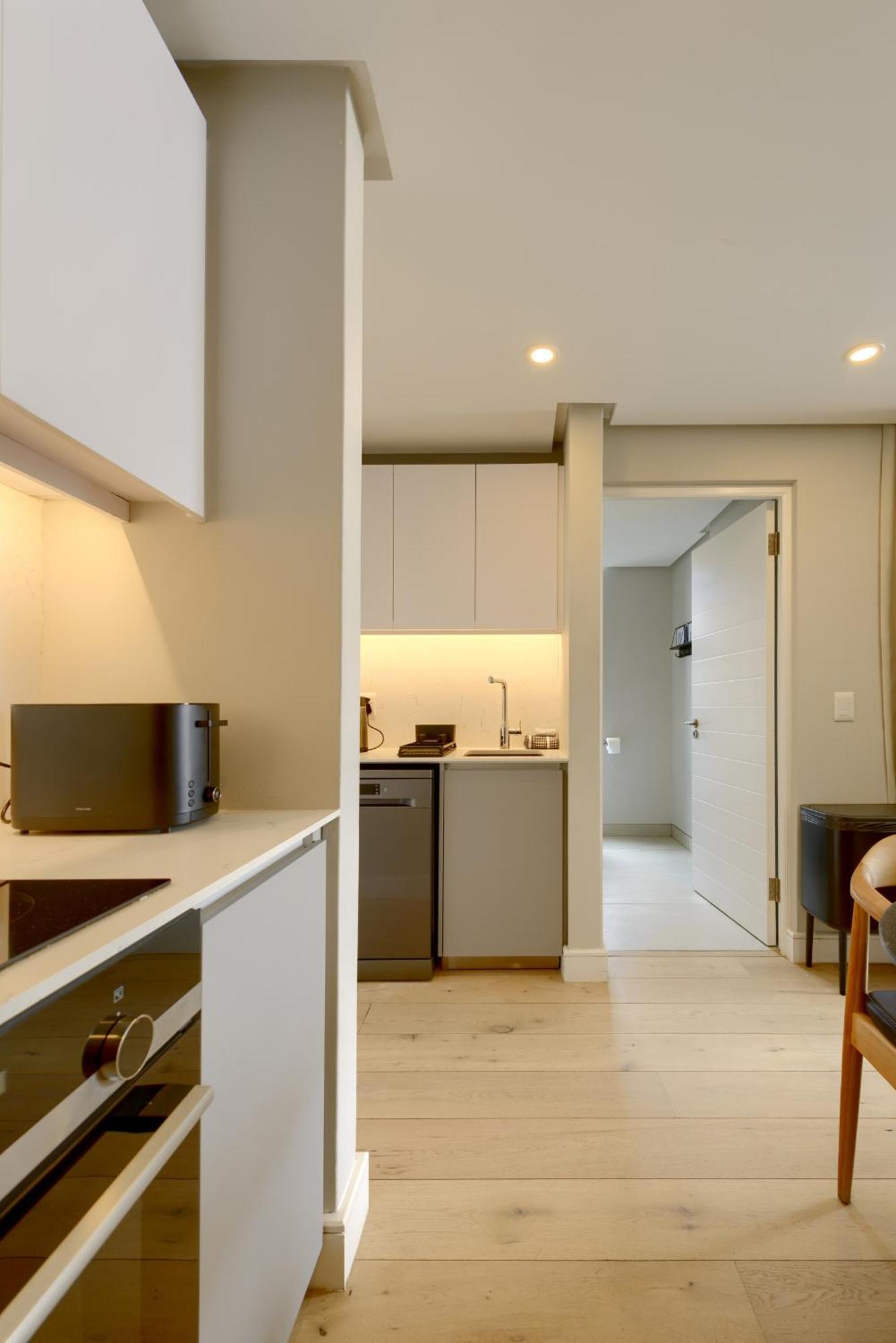 7 On Bantry Luxury 305 Apartment