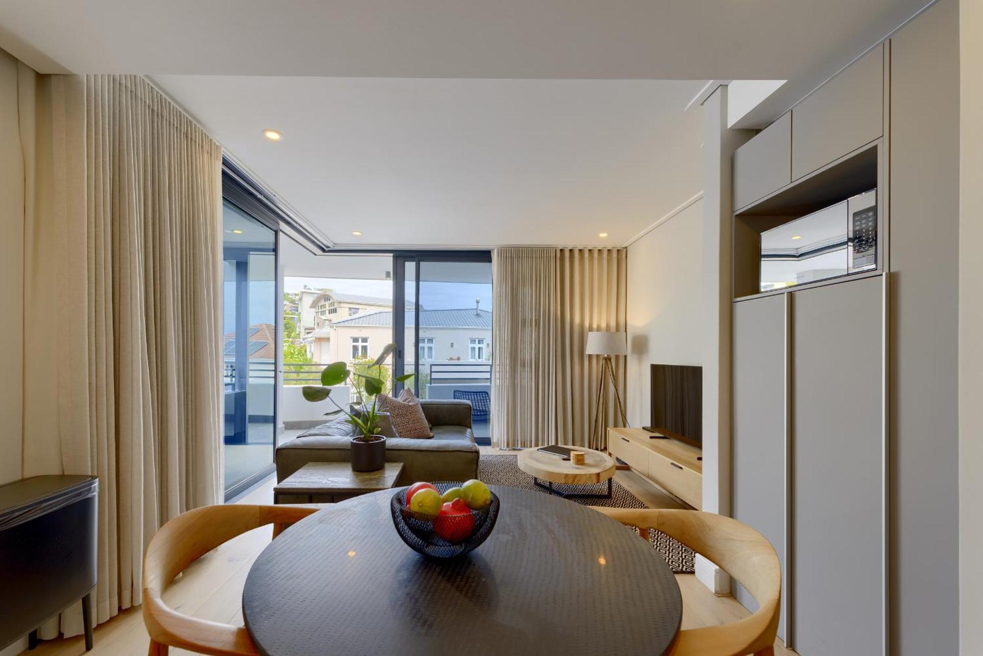 7 On Bantry Luxury 305 Apartment *