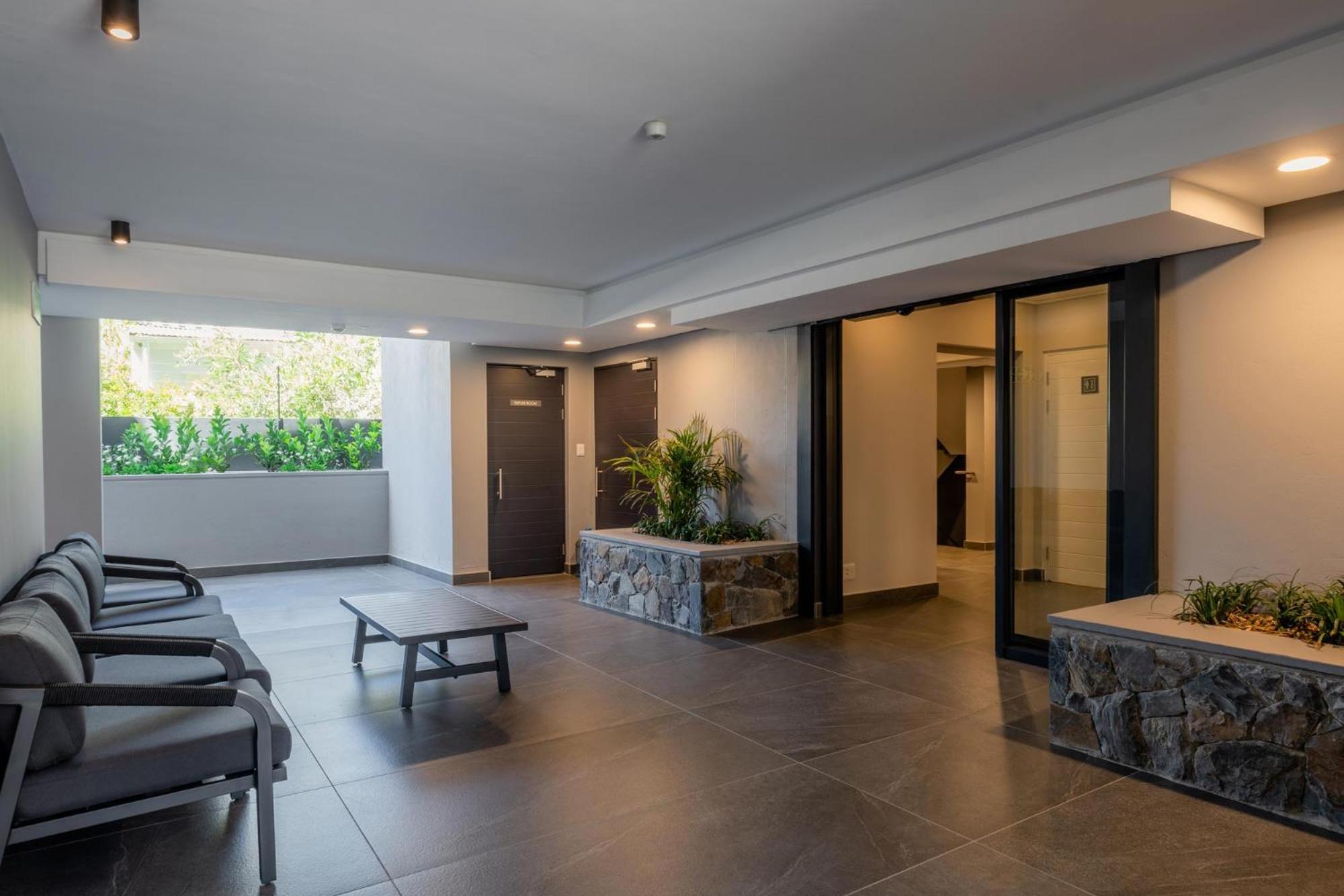 7 On Bantry Luxury 305 Apartment